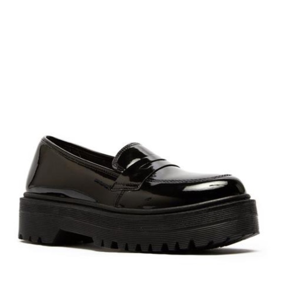 !! RESTOCKED !! Black Patent Leather Chunky Sole Loafers - Picture 2 of 12